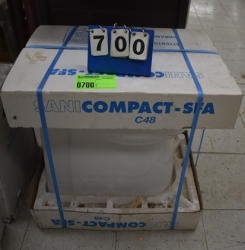 700